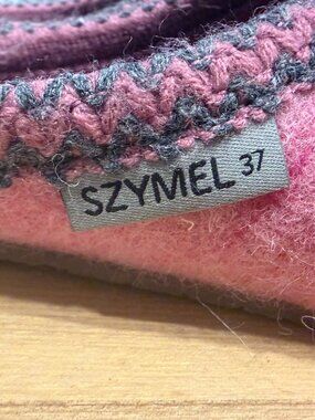 Szymel Pink wool slippers US size 6 - 6.5 / EU 37